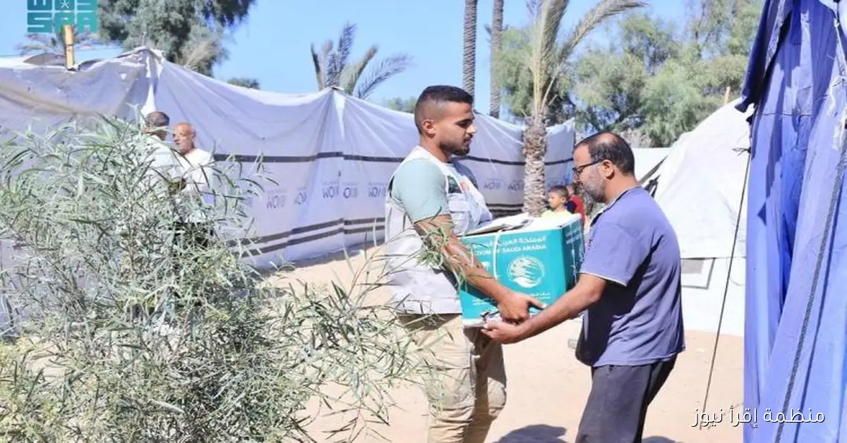 سلمان للإغاثة يستمر في توزيع السلال الغذائية في مخيمات النازحين جنوب قطاع غزة