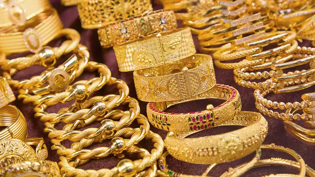 “هيوصل لـ 6 آلاف!” سعر الذهب اليوم عيار 21 في مصر الخميس 9-10-2025 تحديث يومي