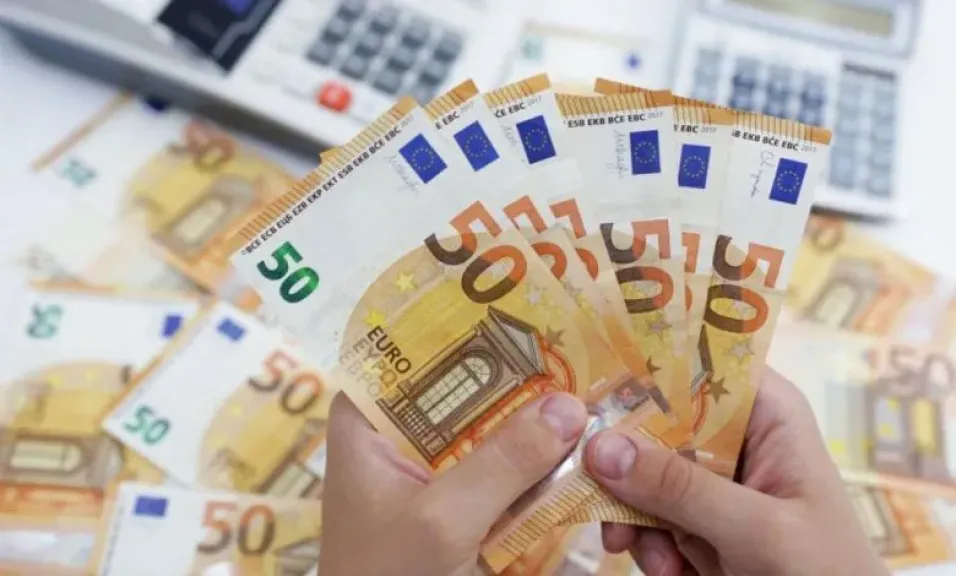 الأوروبي وصل لكام؟؟ سعر اليورو مقابل الجنية المصري اليوم الأربعاء 2025/10/15 في السوق السوداء