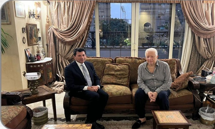 وزير الرياضة ومتضى منصور